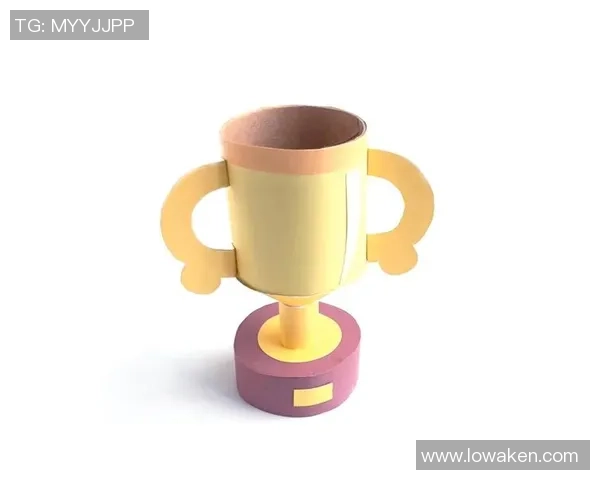 便携折叠足球水杯设计理念与使用体验分享