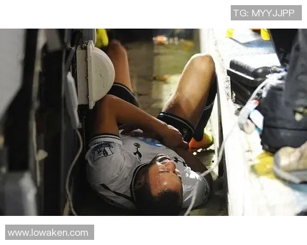 足球休克现象解析:如何应对运动员心理危机与恢复训练的挑战