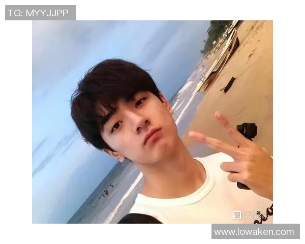 足球杨凯：从青涩少年到绿茵场上的闪耀明星之路